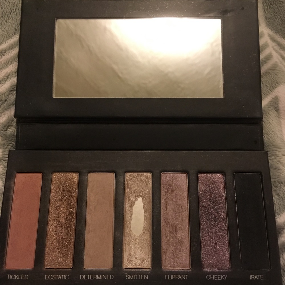 Younique Addiction Palette 3